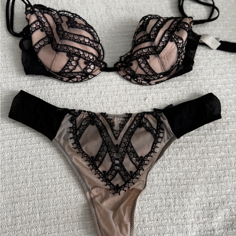 Christies Elegant Black and Nude Lace Lingerie Set